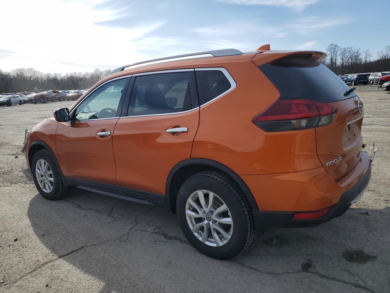 2019 Nissan Rogue - Image 2