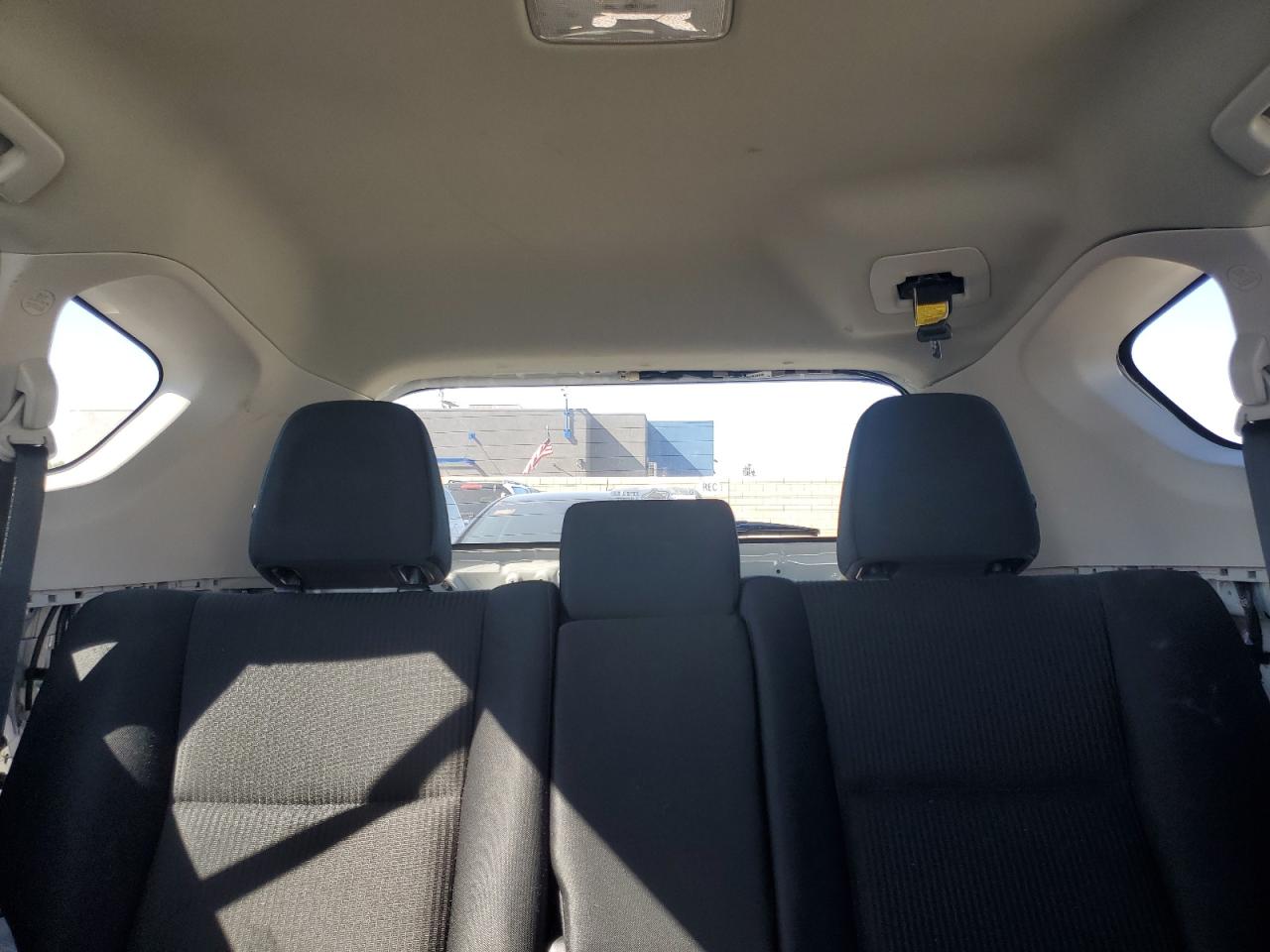 2017 Toyota RAV 4 - Image 10