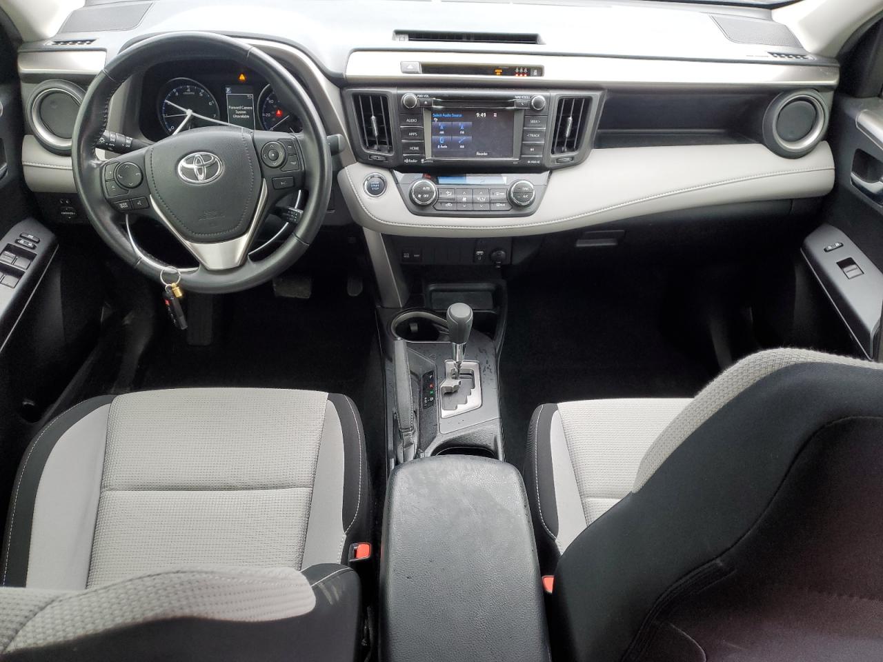2017 Toyota RAV 4 - Image 8