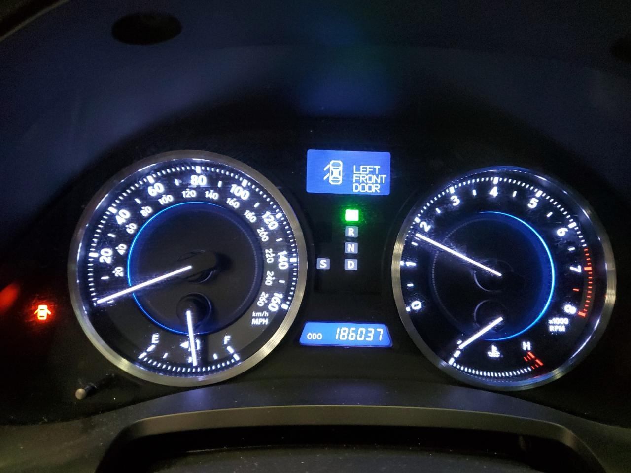 2012 Lexus IS - Image 9