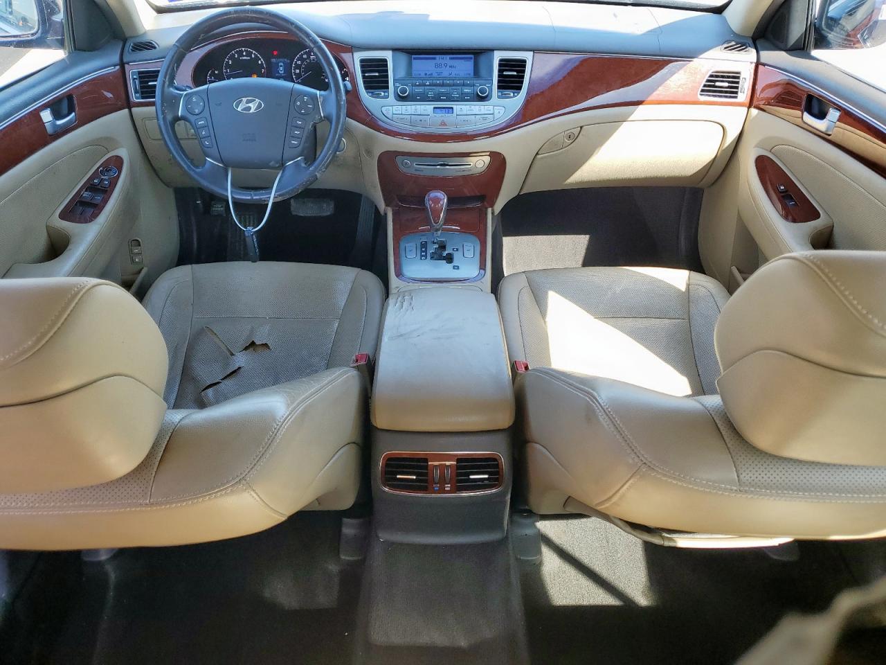 2012 Hyundai Genesis - Image 8
