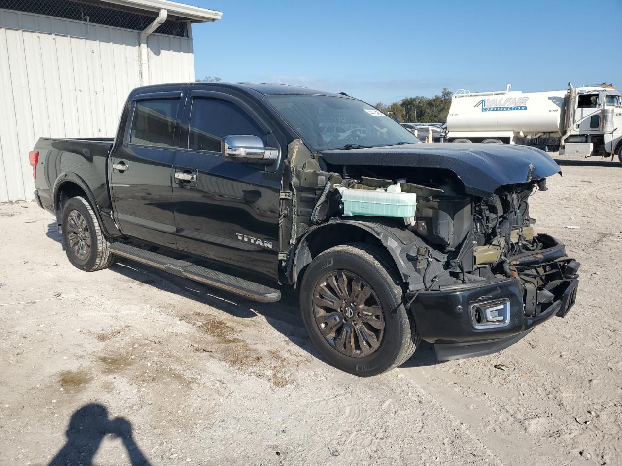2017 Nissan Titan - Image 4