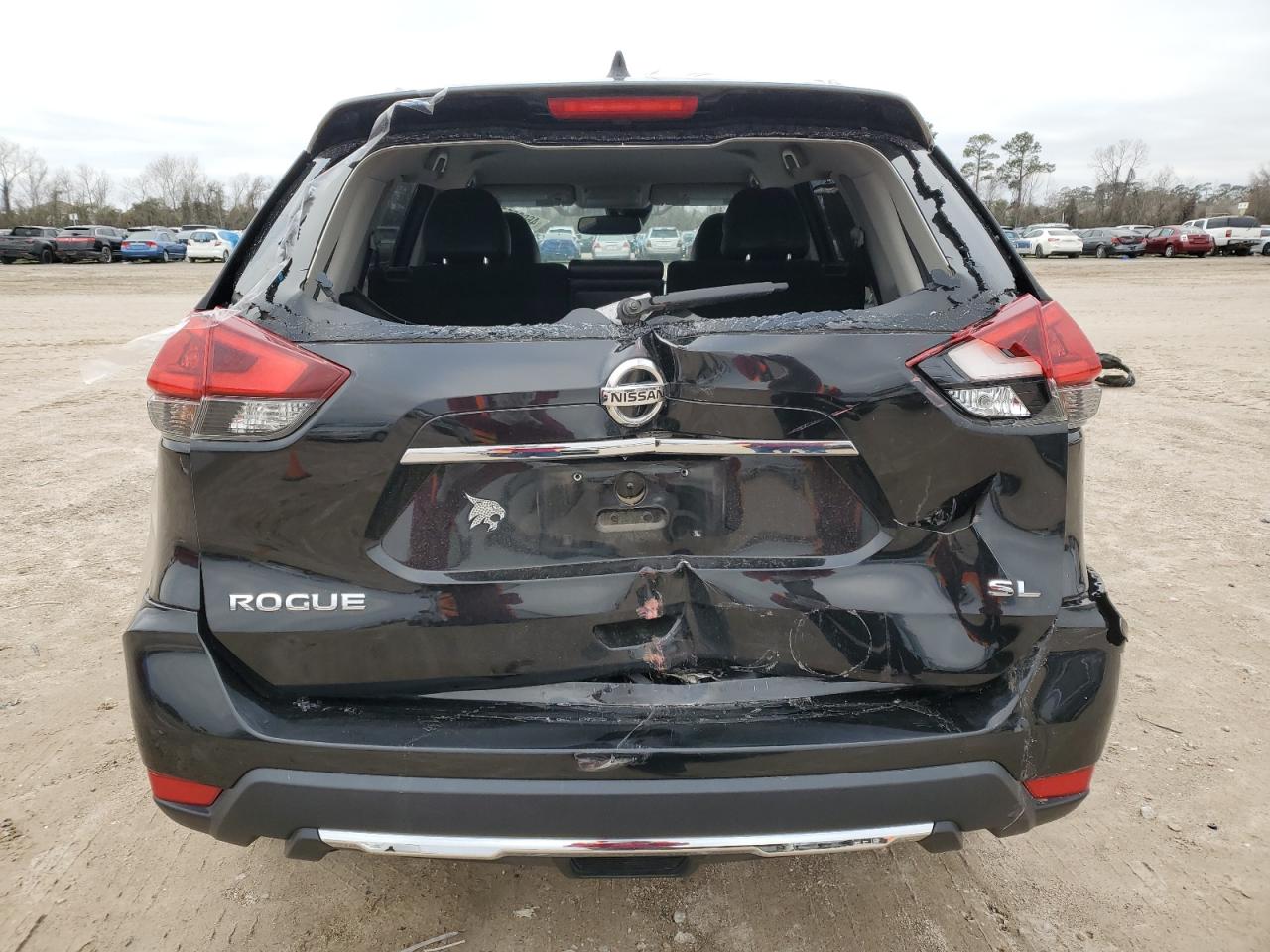 JN8AT2MT1JW460752 NISSAN ROGUE 2018