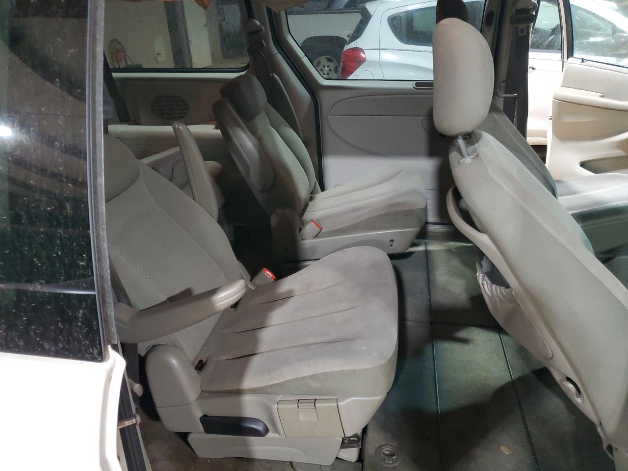 2007 Dodge Caravan - Image 11