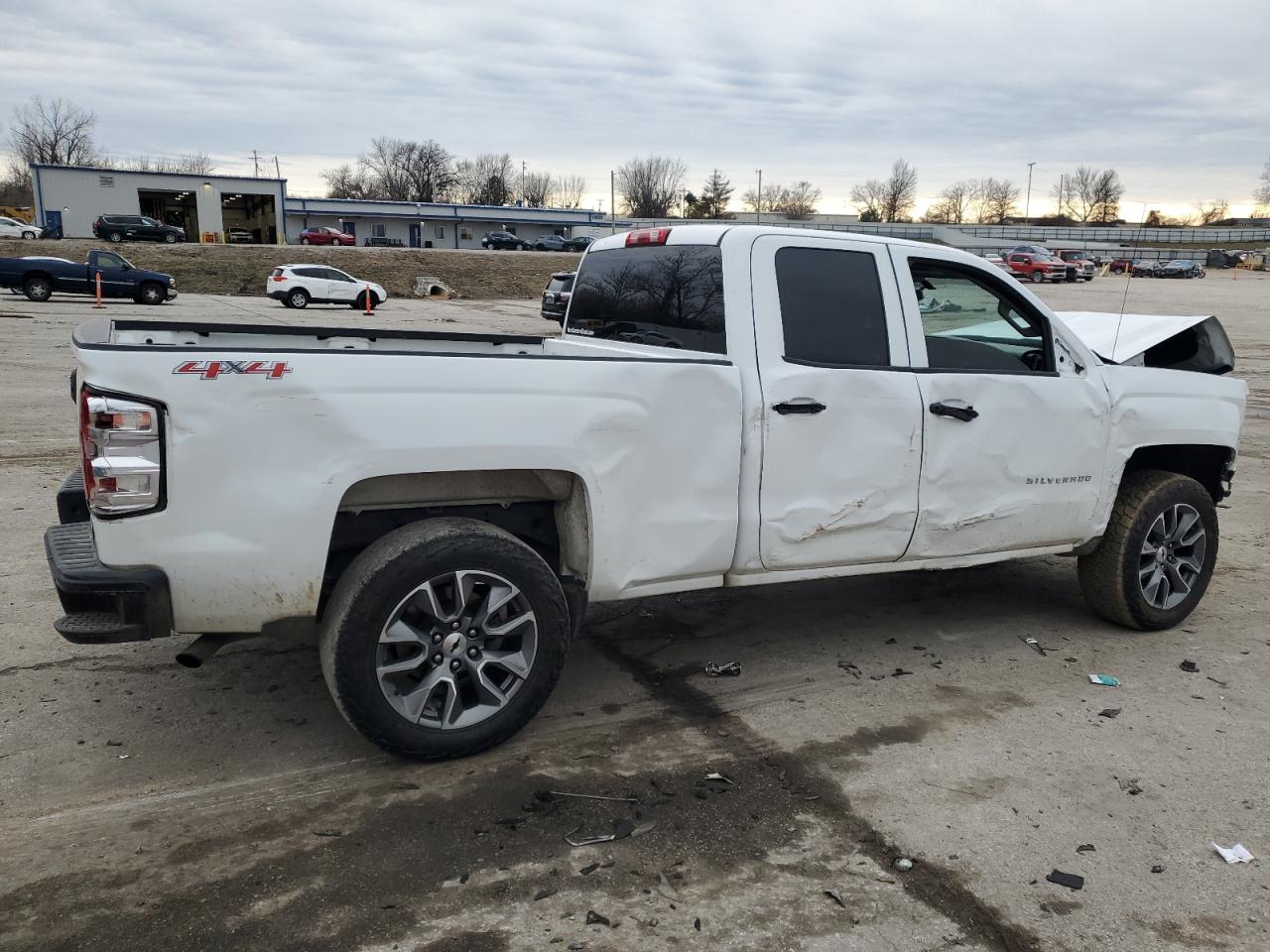 2015 Chevrolet Silverado - Image 3