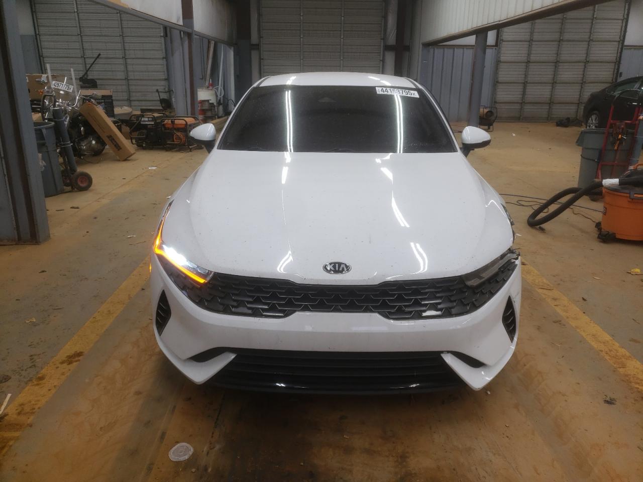 2021 Kia K5 - Image 5