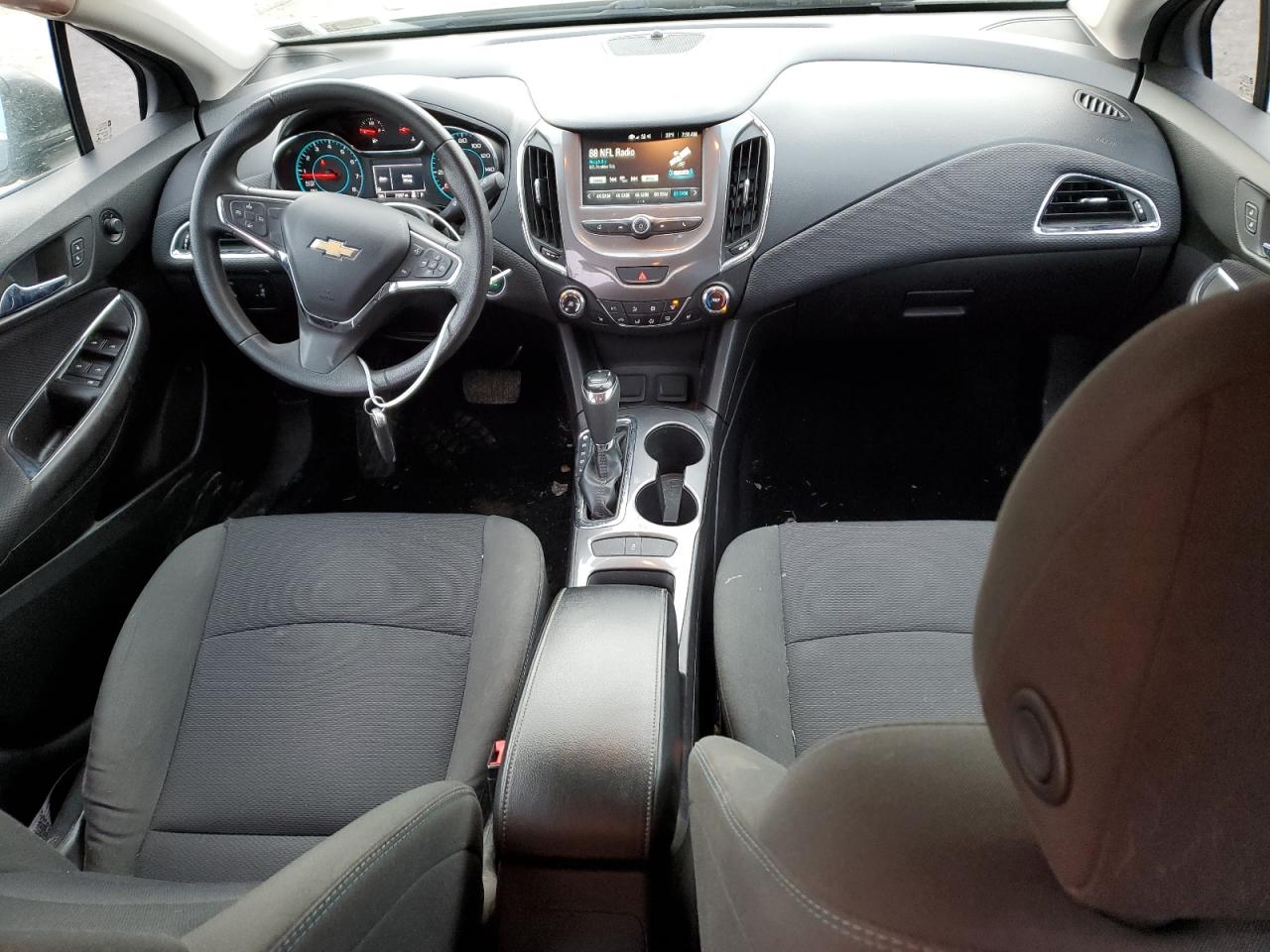2017 Chevrolet Cruze - Image 8