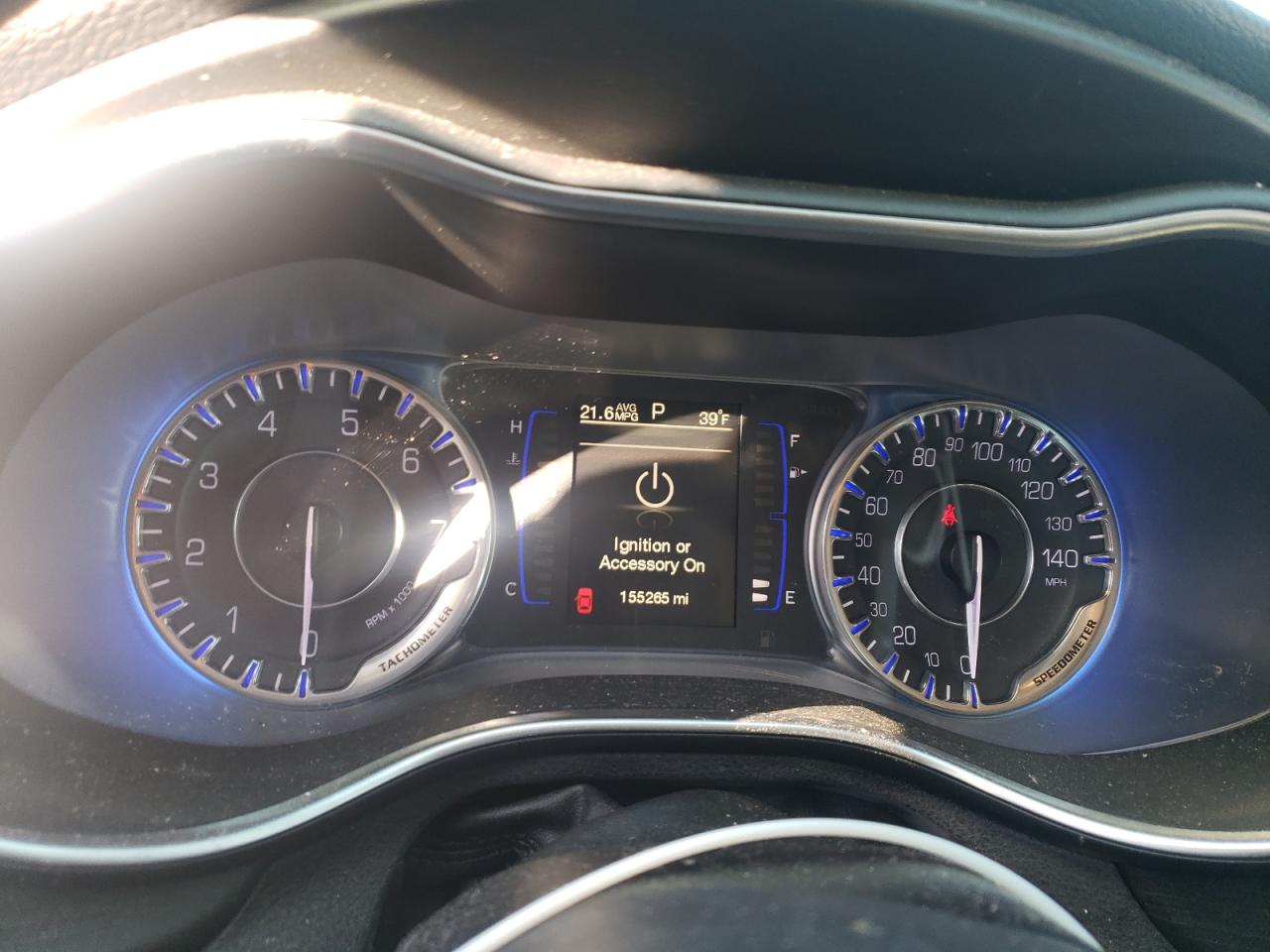 2015 Chrysler 200 - Image 9