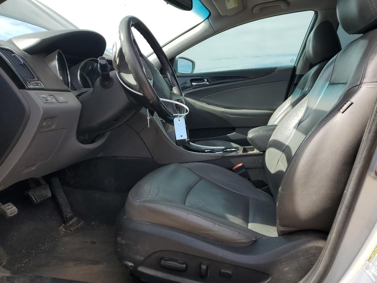 2011 Hyundai Sonata - Image 7