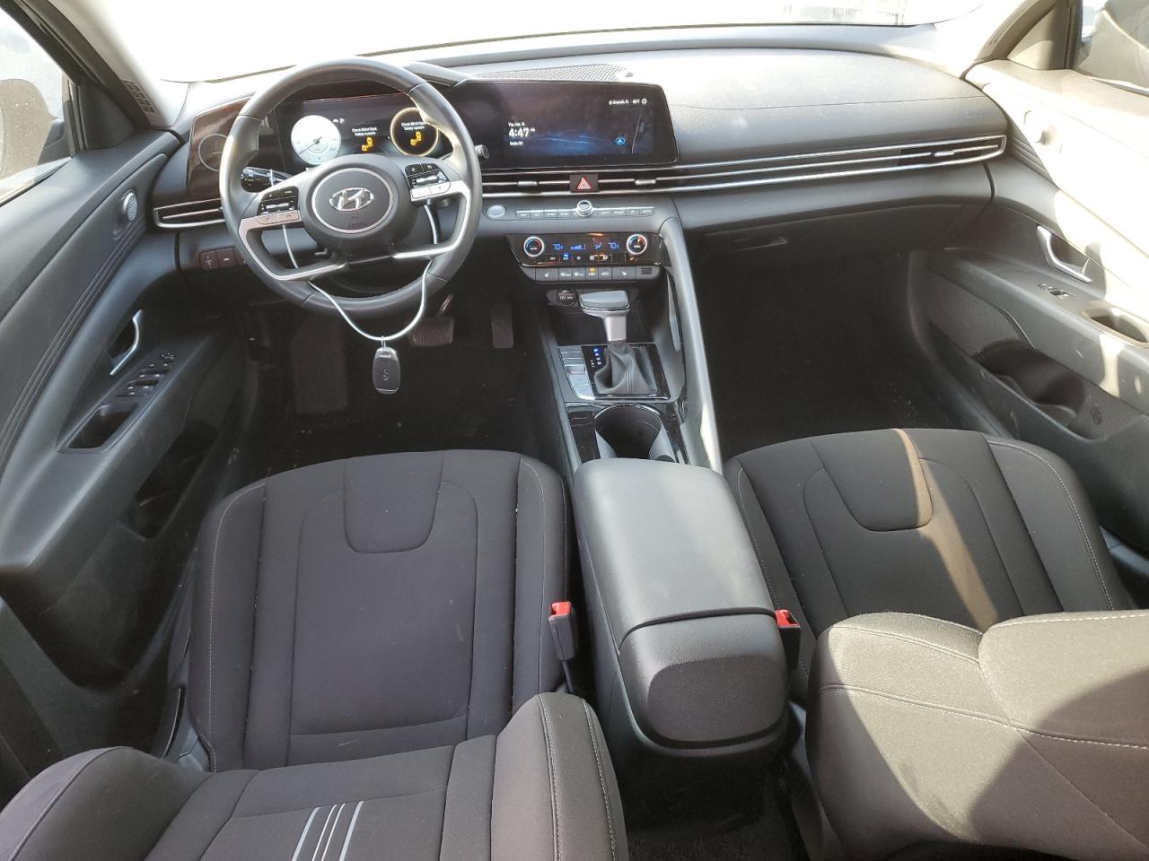 2023 Hyundai Elantra - Image 8