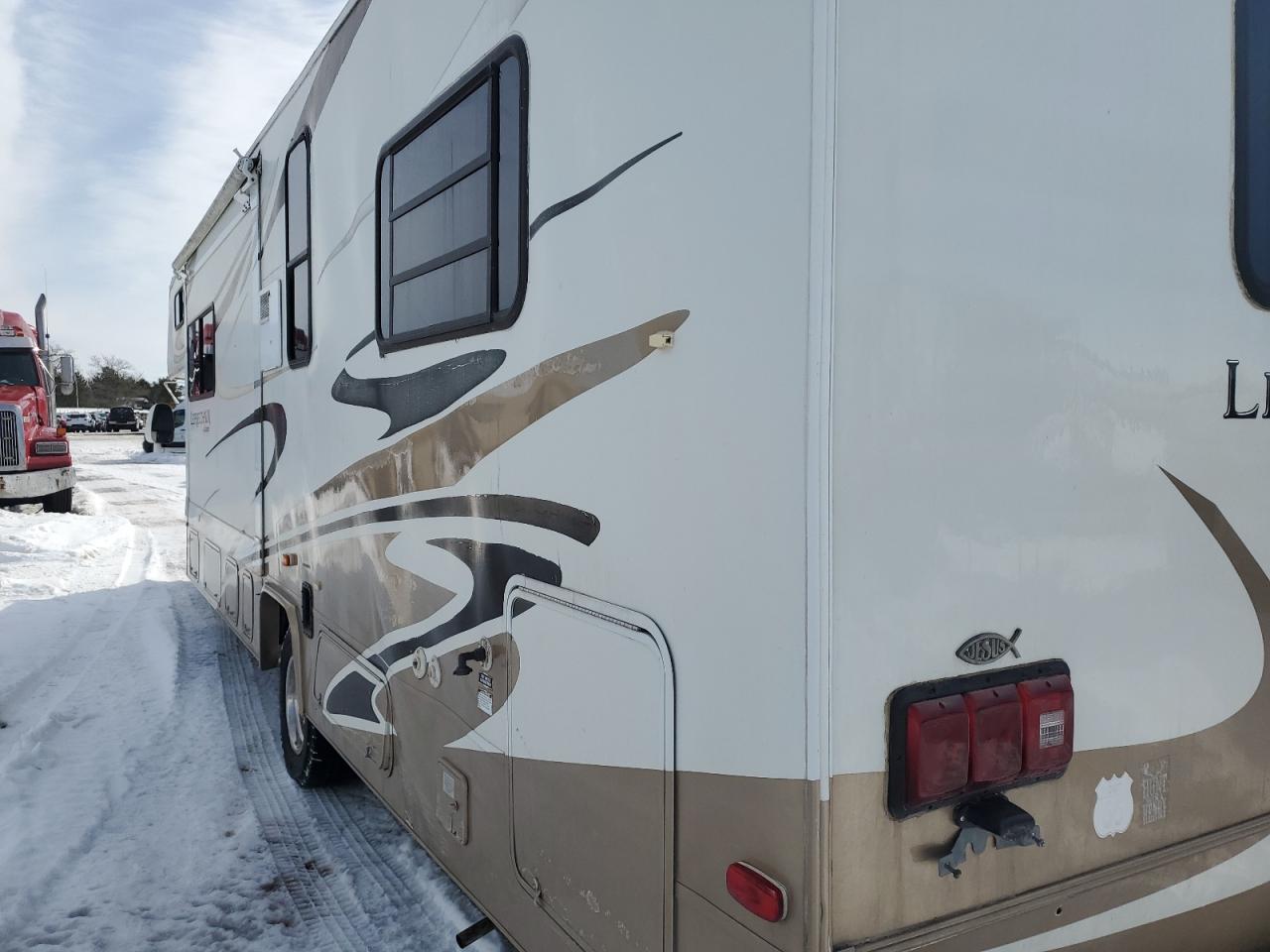 2005 Ford Econoline E450 Super Duty Cutaway Van VIN: 1FDXE45S95HB48623 Lot: 43472645