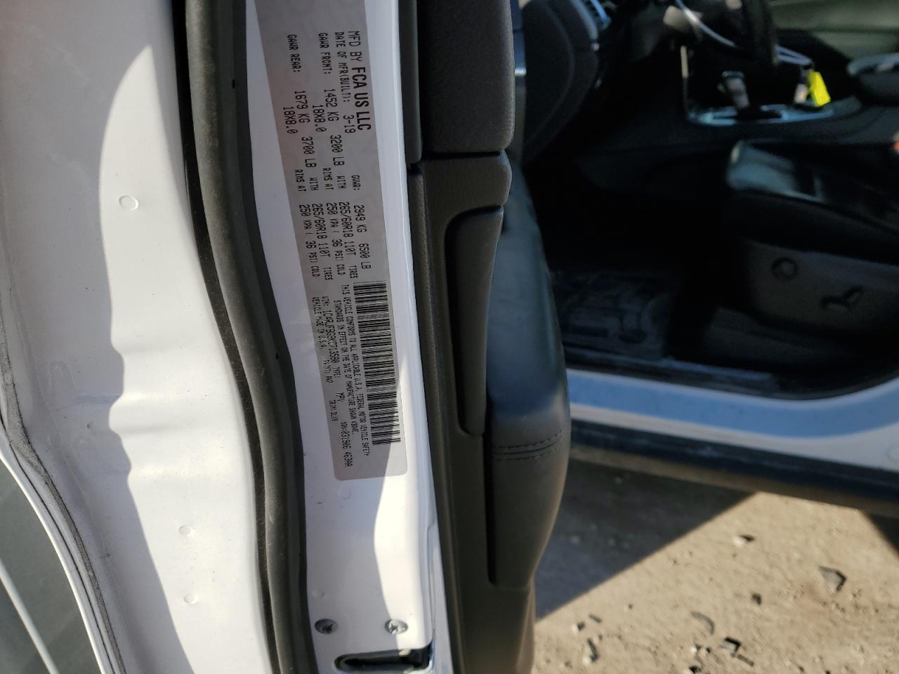 2019 Jeep Grand Cherokee - Image 12