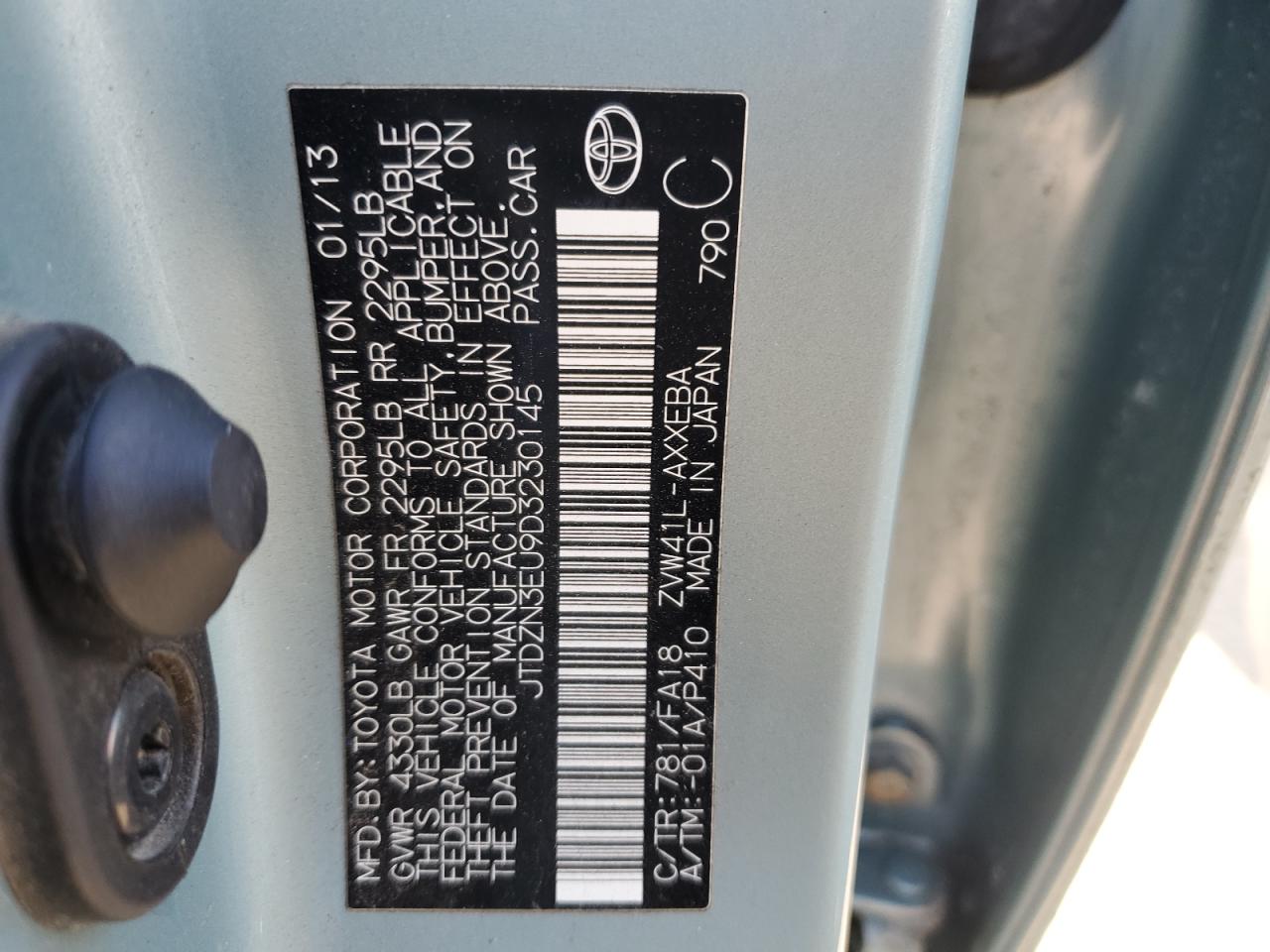 2013 Toyota Prius - Image 12