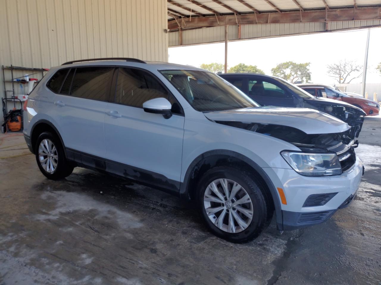 2018 Volkswagen Tiguan - Image 4