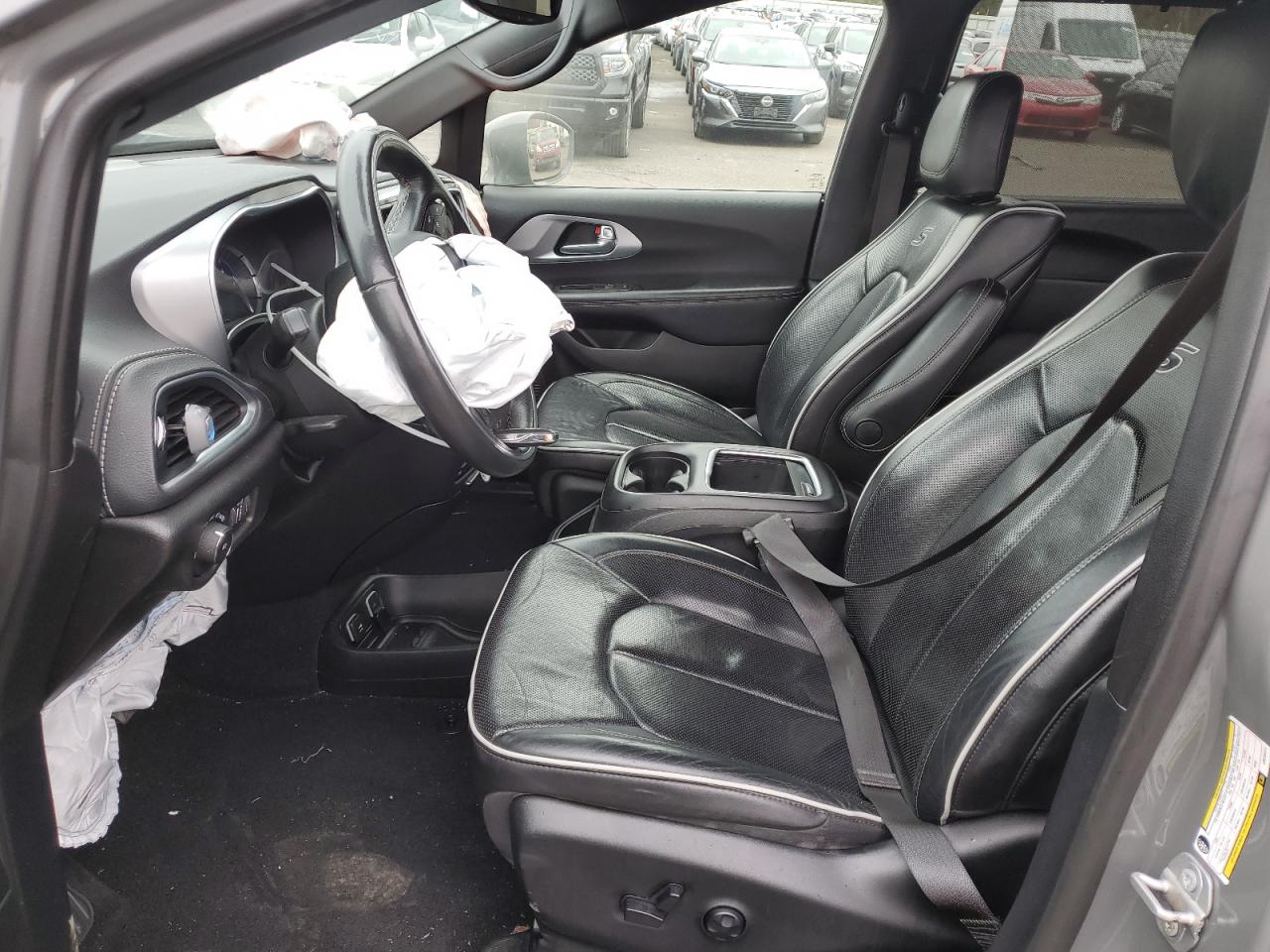 2020 Chrysler Pacifica - Image 7