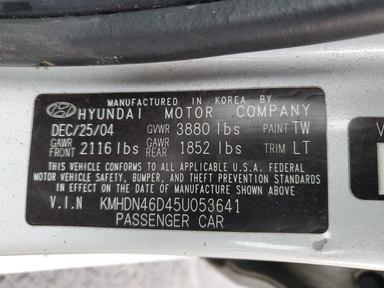 2005 Hyundai Elantra - Image 12