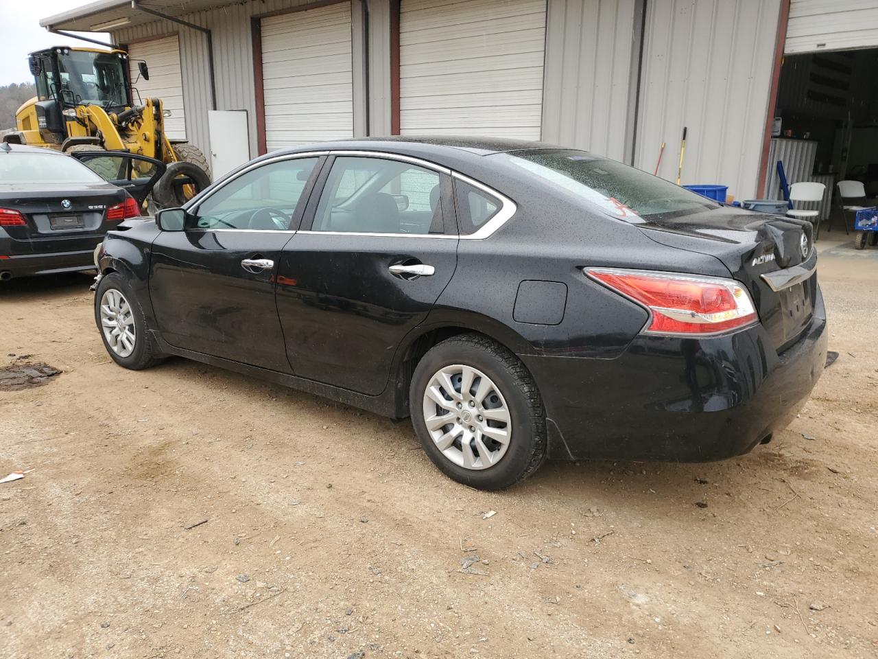 2015 Nissan Altima - Image 2