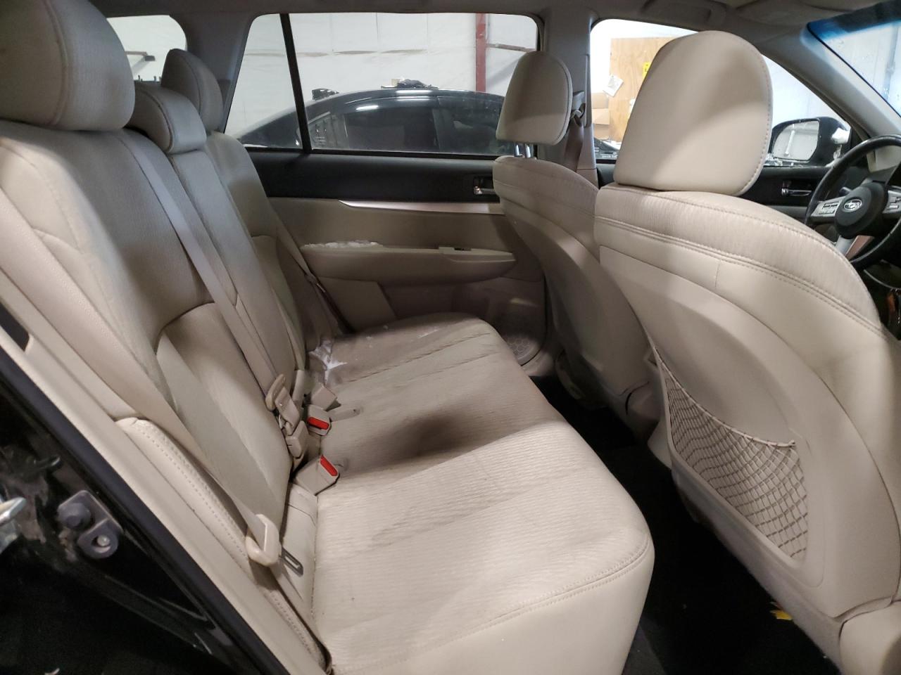2010 Subaru Outback - Image 11