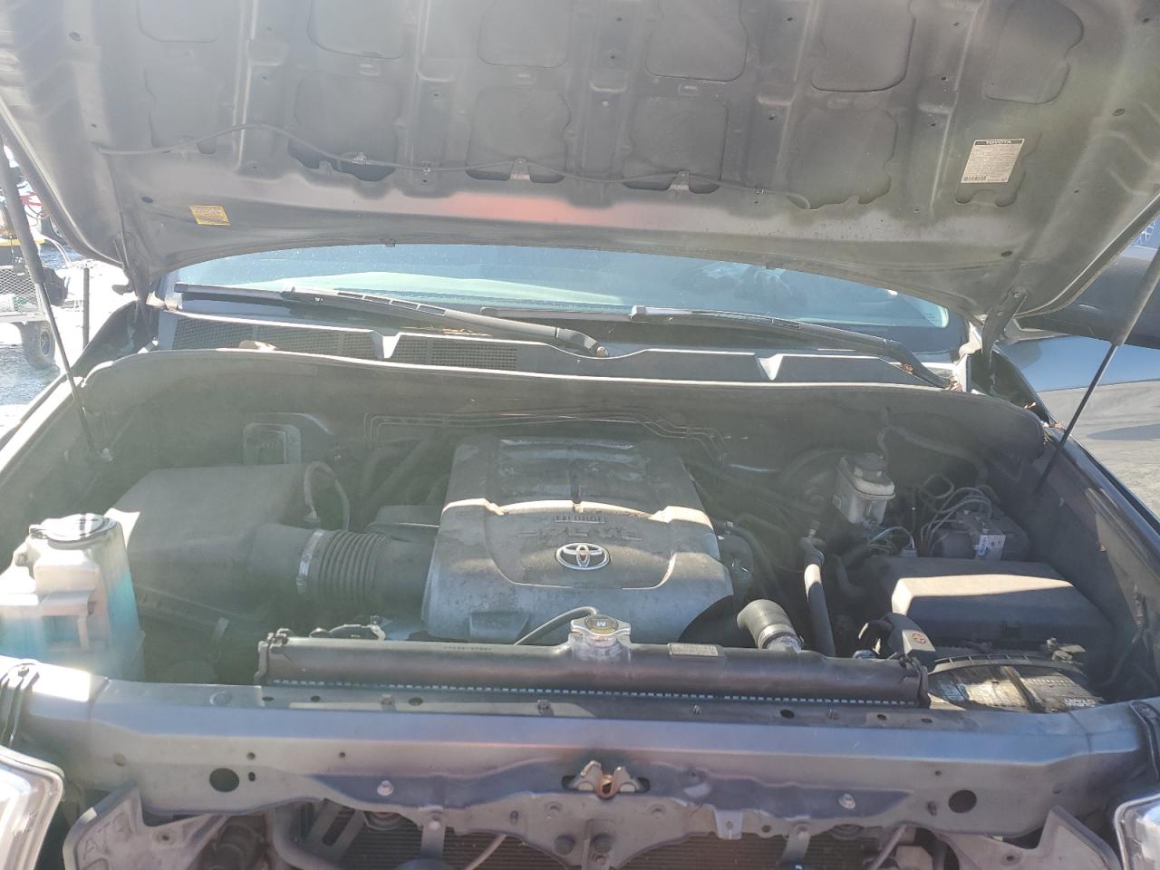2010 Toyota Tundra - Image 11