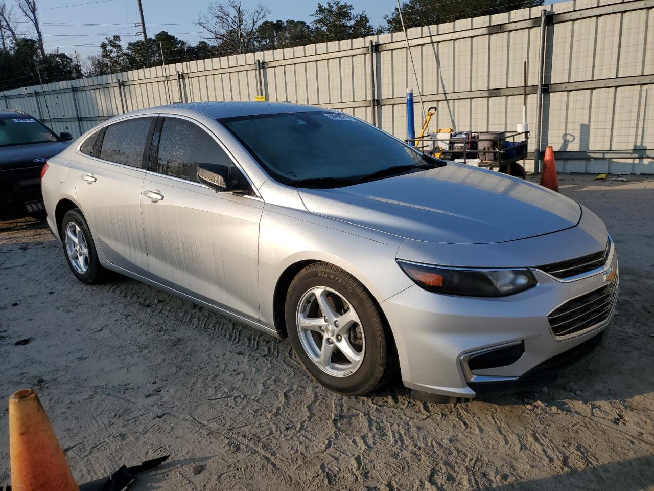2017 Chevrolet Malibu - Image 4