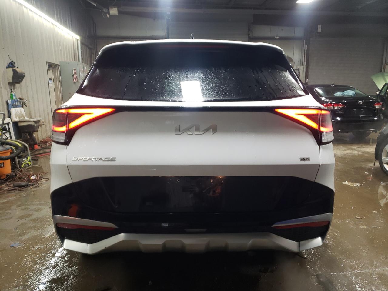 2024 Kia Sportage - Image 6