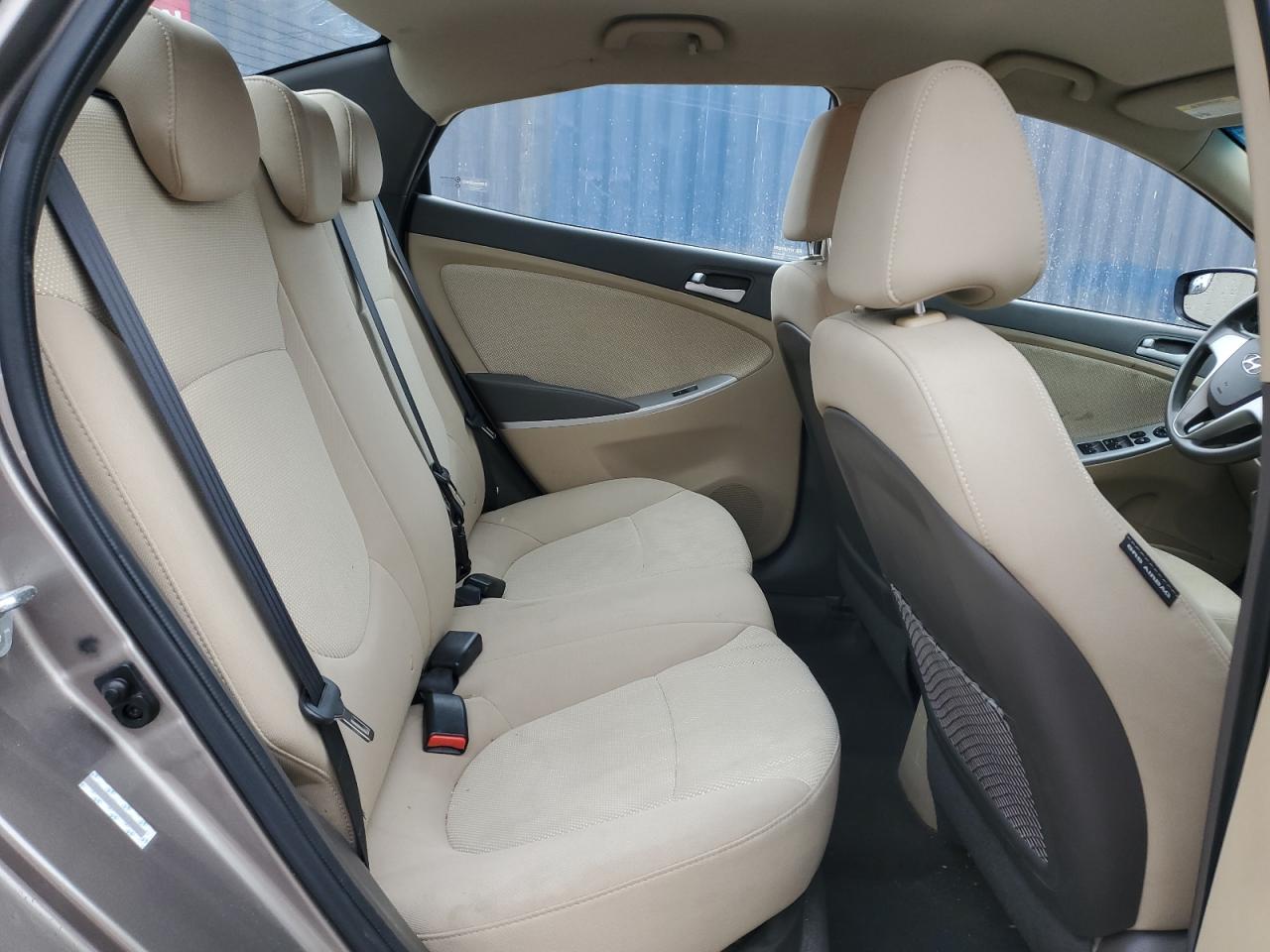 2014 Hyundai Accent - Image 10