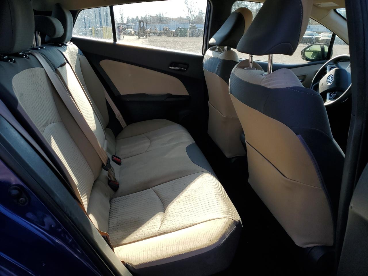 2016 Toyota Prius - Image 10