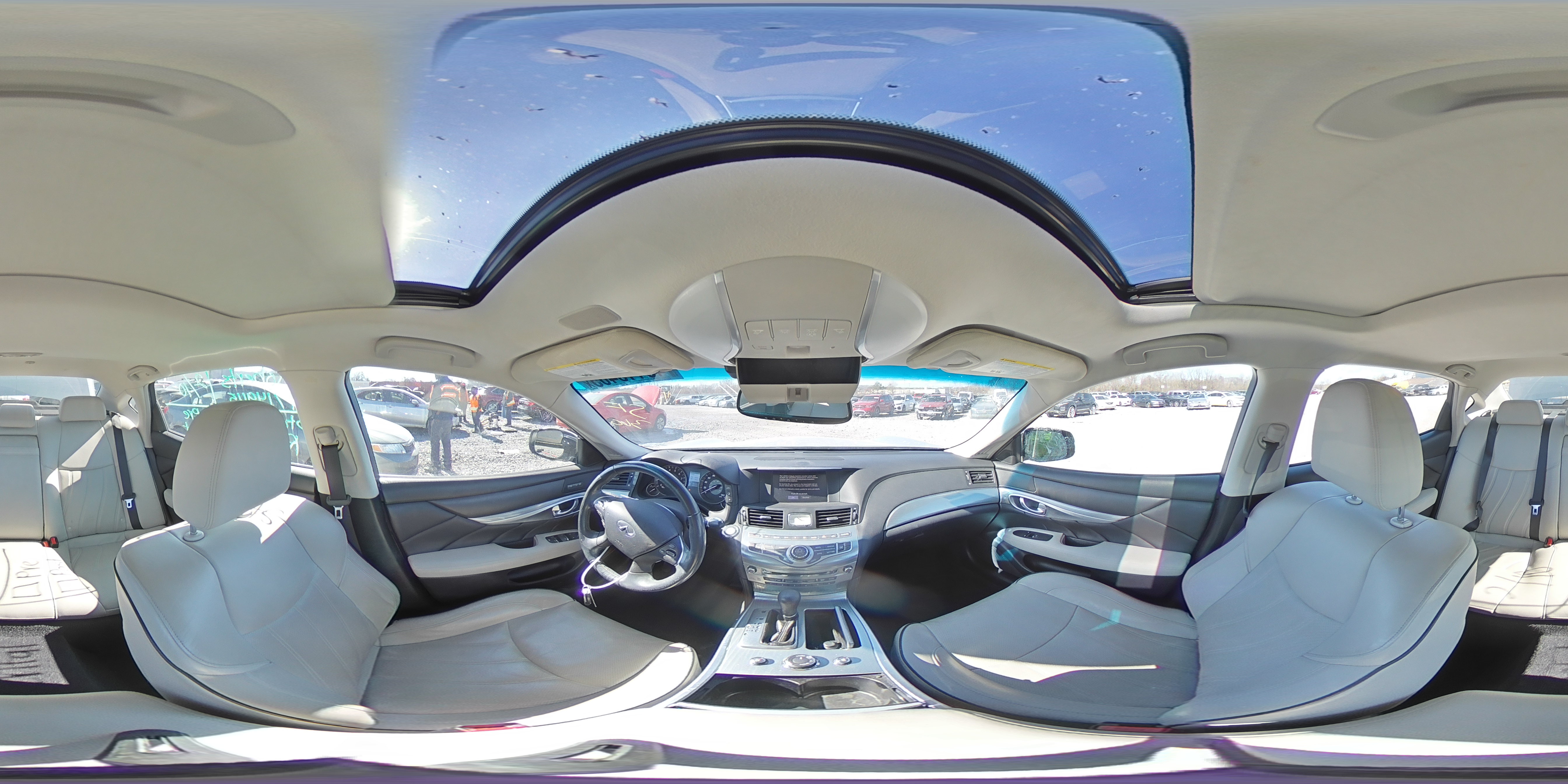 2018 Infiniti Q70 - Image 14