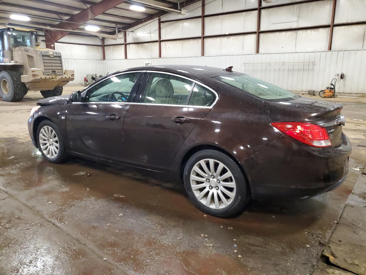 2011 Buick Regal - Image 2