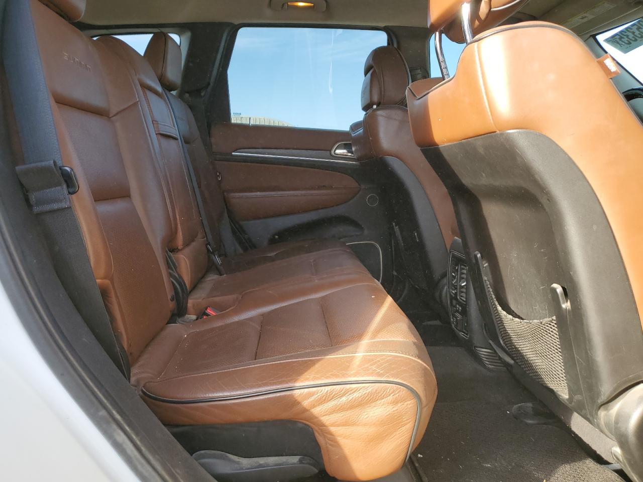 2015 Jeep Grand Cherokee - Image 11