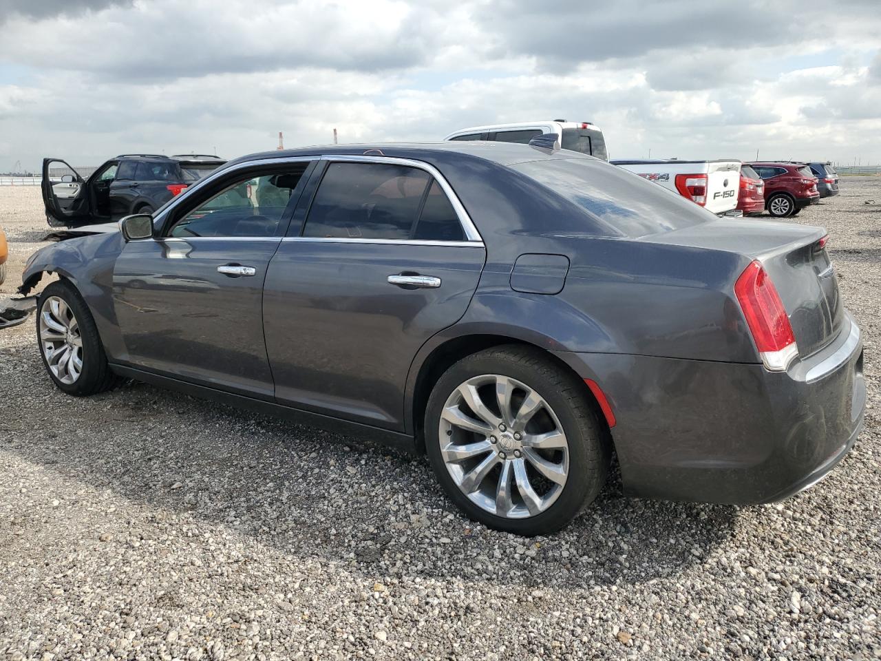 2018 Chrysler 300 - Image 2