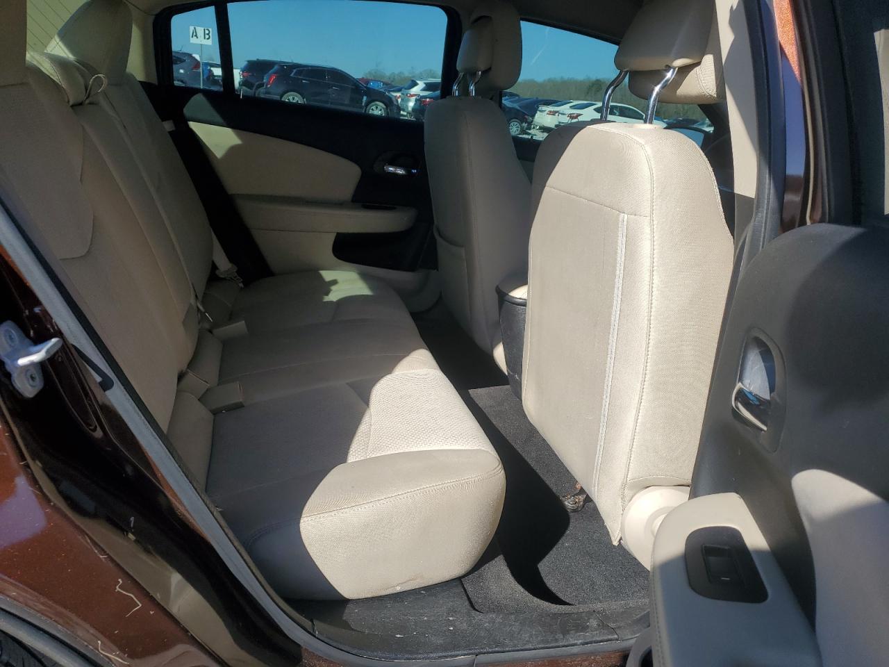 2013 Chrysler 200 - Image 10