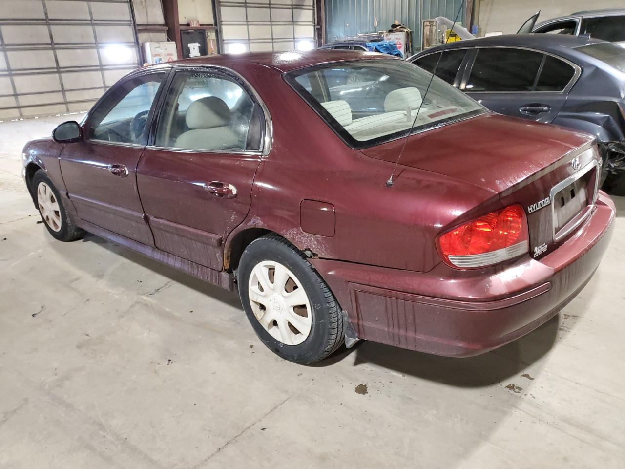 2004 Hyundai Sonata - Image 2