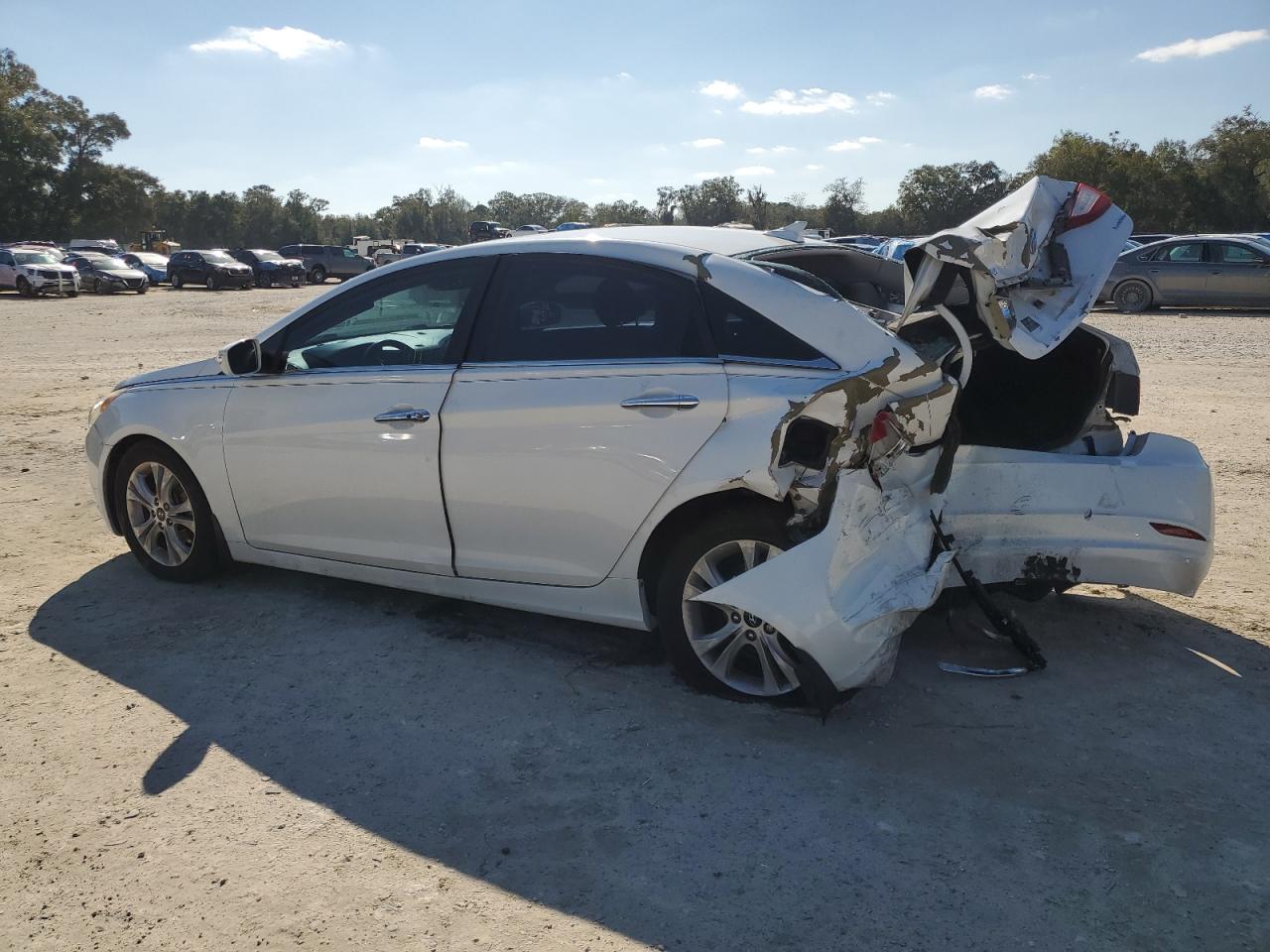 2011 Hyundai Sonata - Image 2