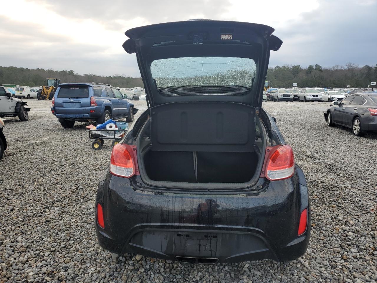 2012 Hyundai Veloster - Image 6