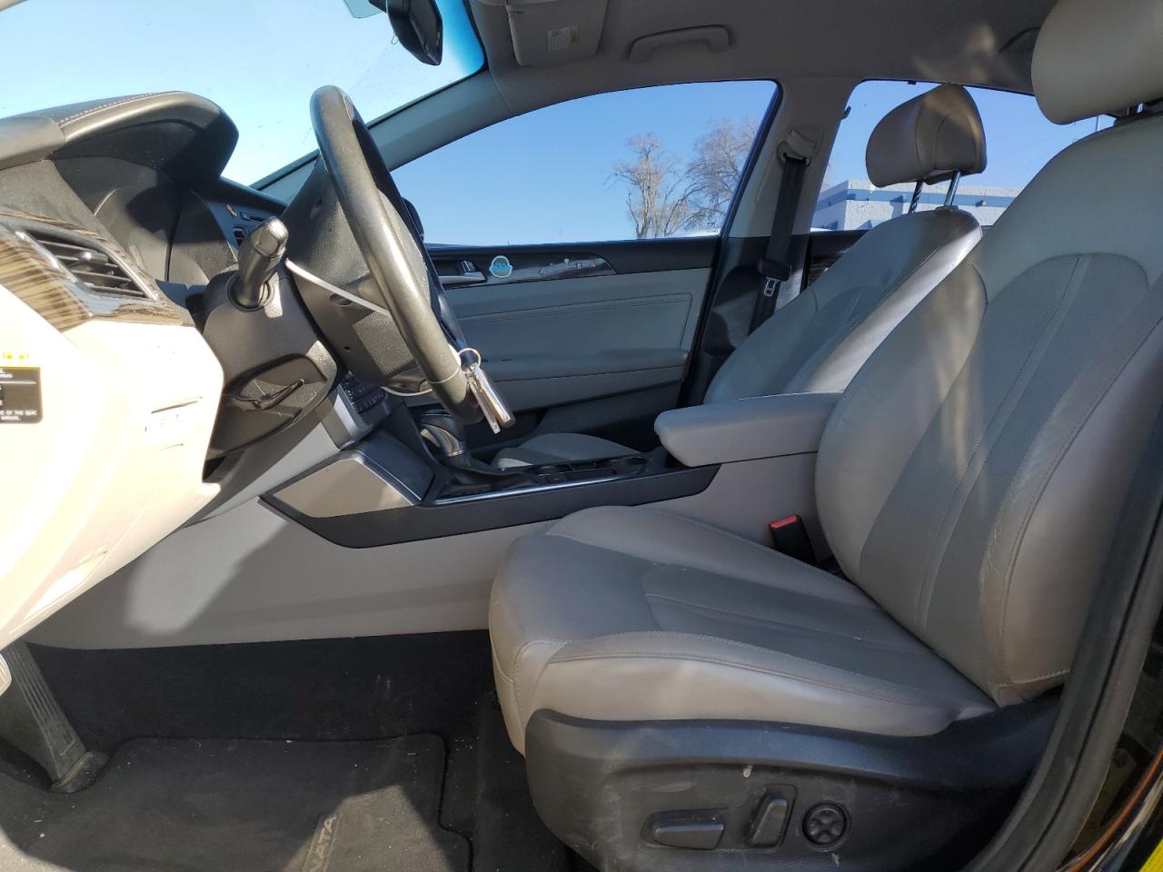 2016 Hyundai Sonata - Image 7
