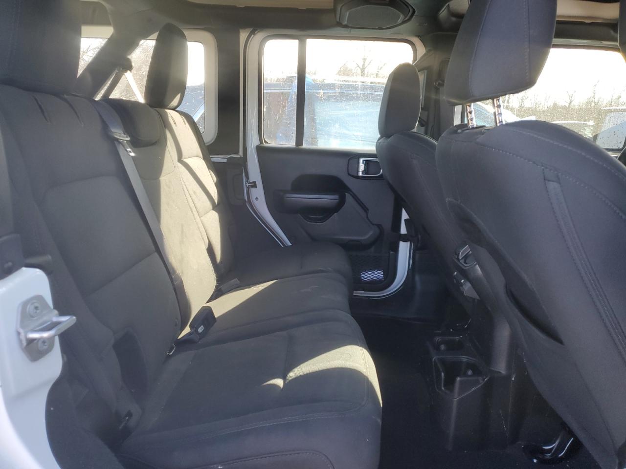 2018 Jeep Wrangler - Image 11