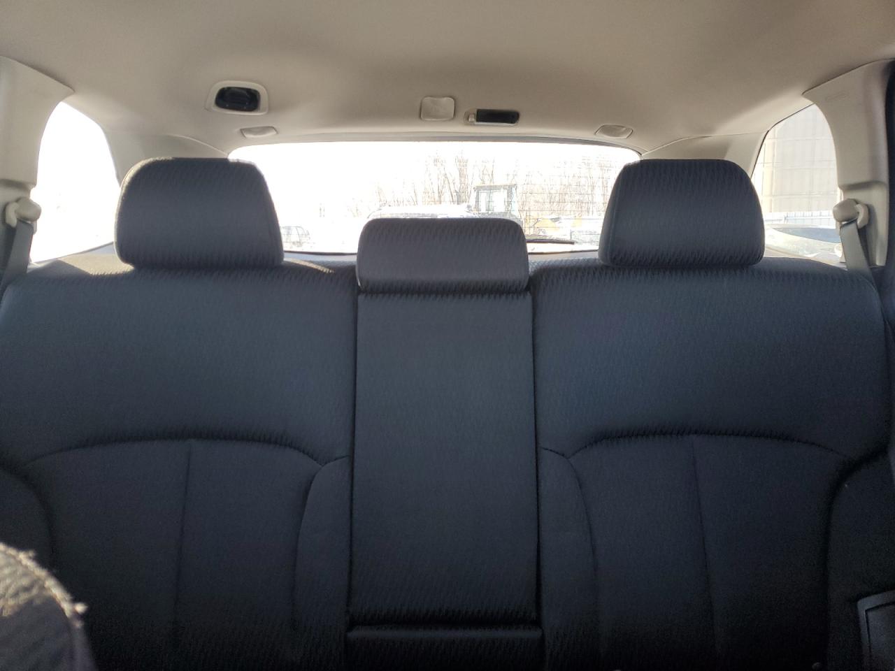 2011 Subaru Outback - Image 10