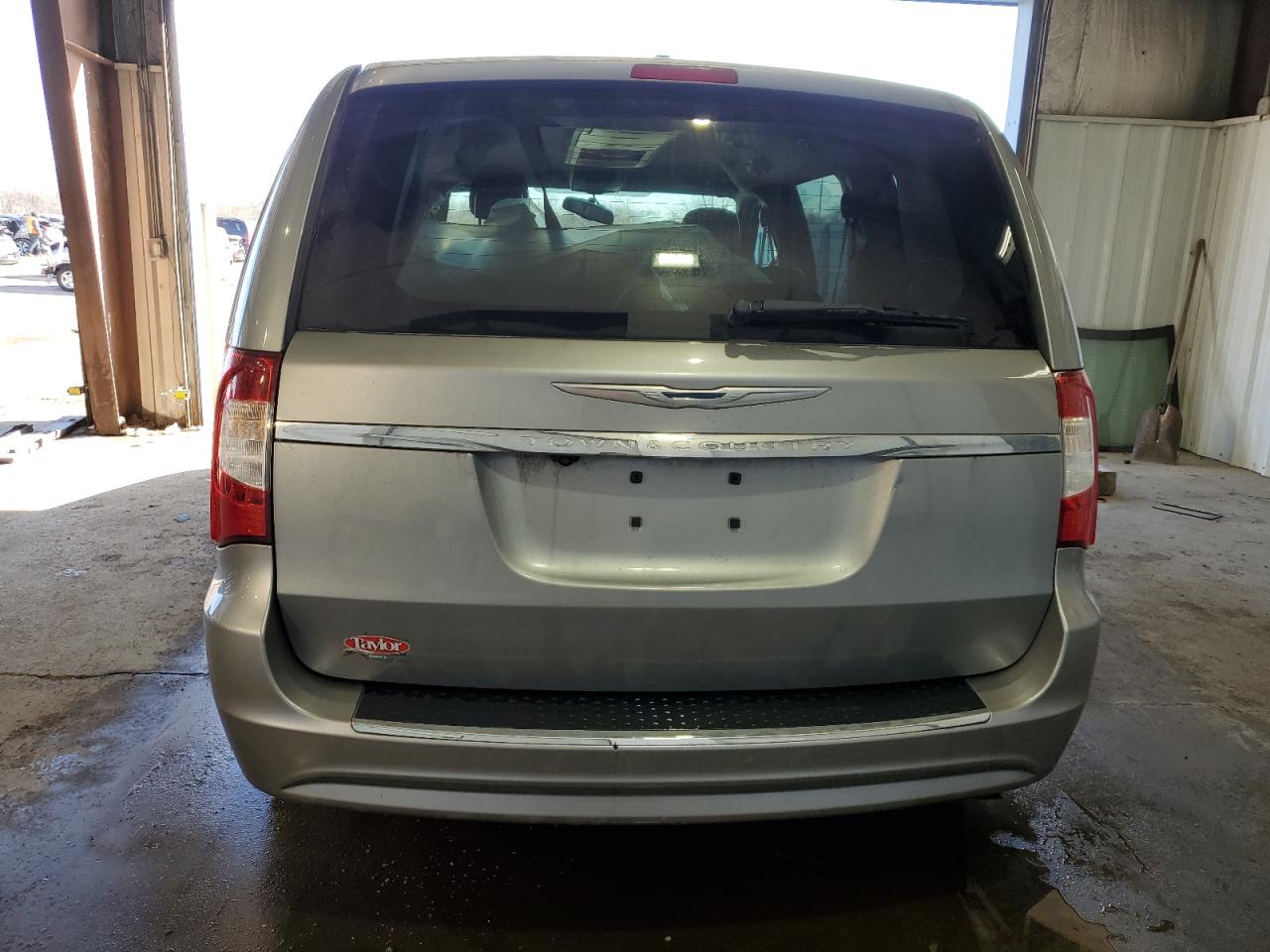 2014 Chrysler Town & Country - Image 6