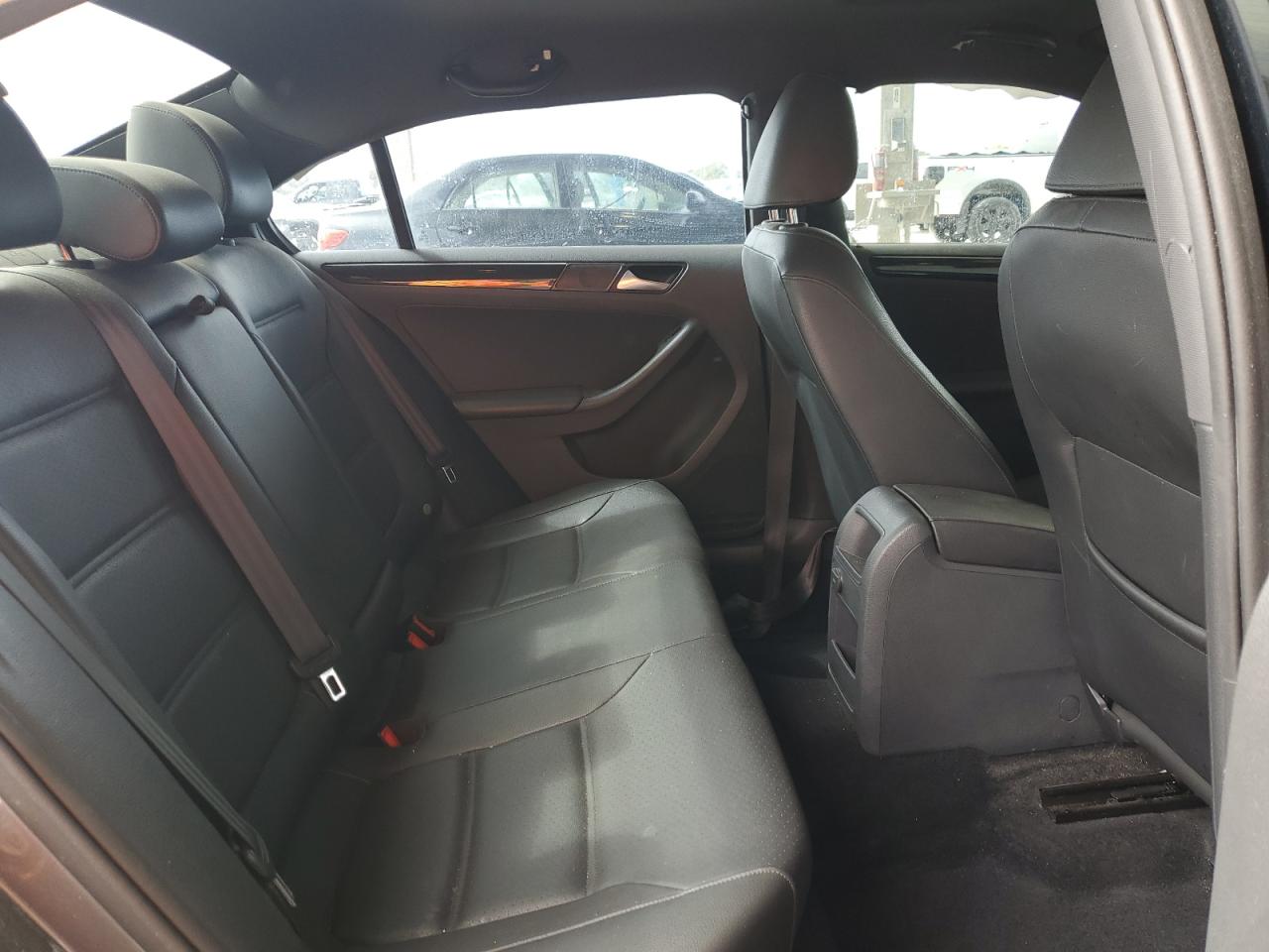 2018 Volkswagen Jetta - Image 10