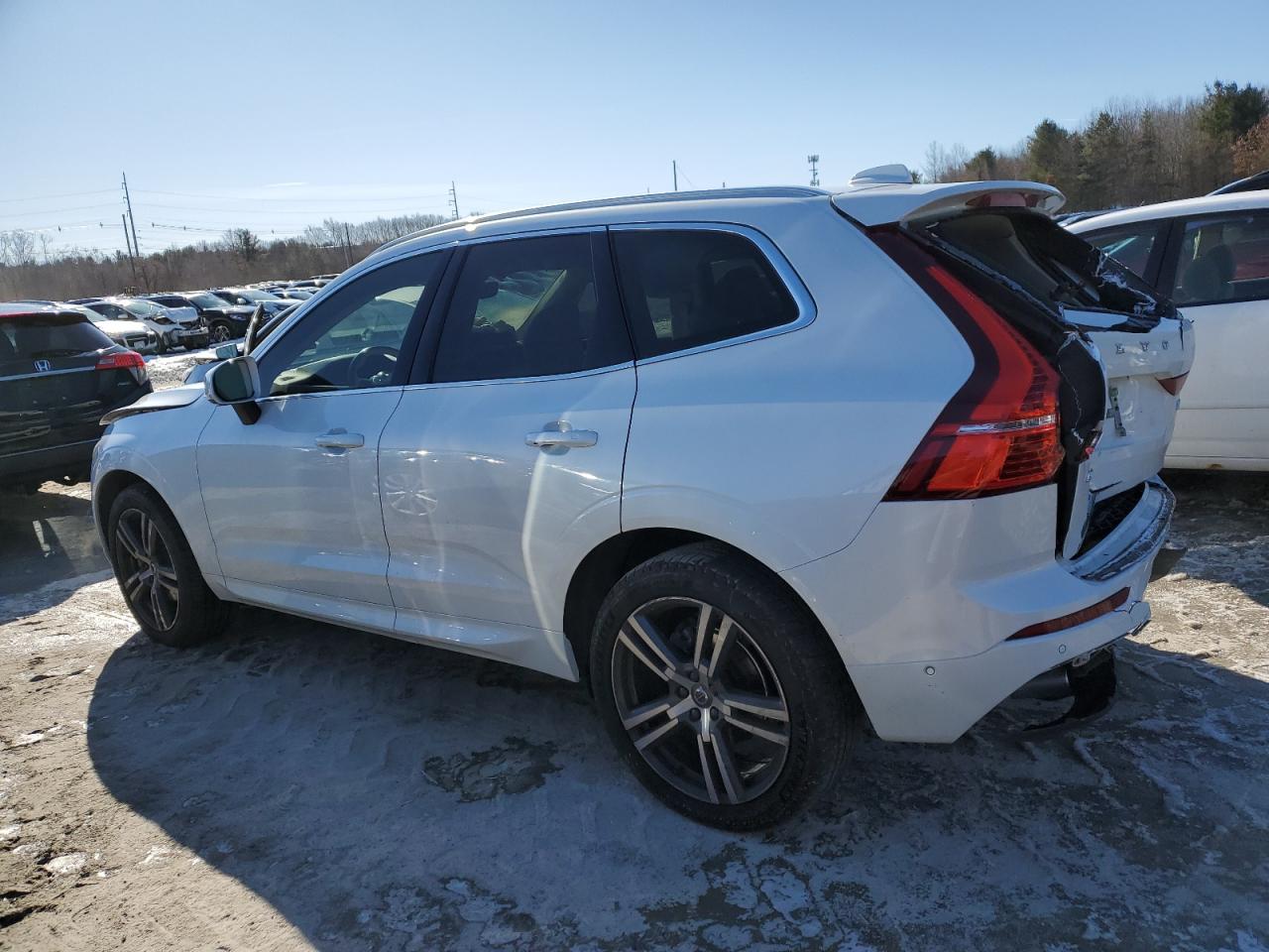 2018 Volvo XC60 - Image 2