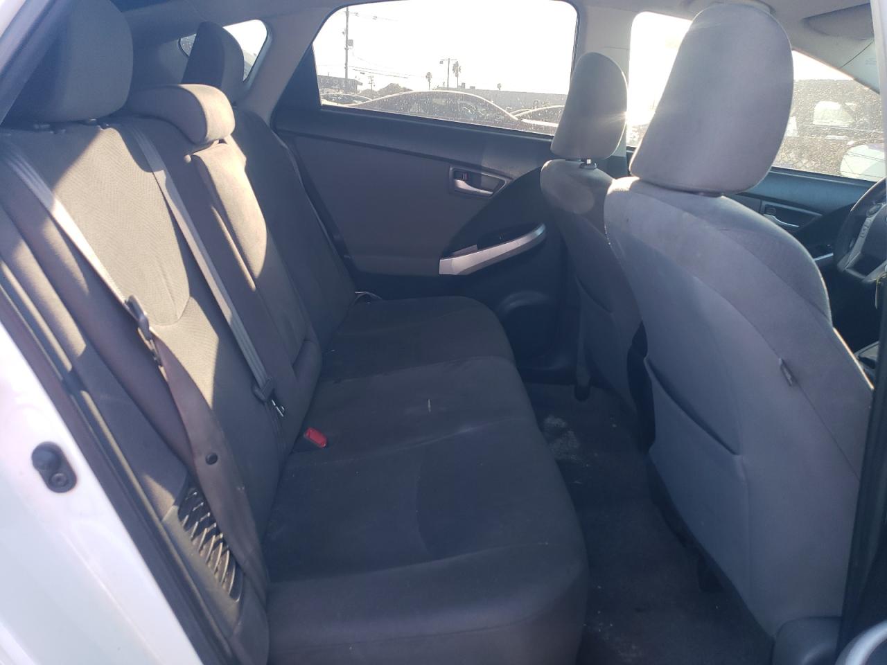 2015 Toyota Prius - Image 10