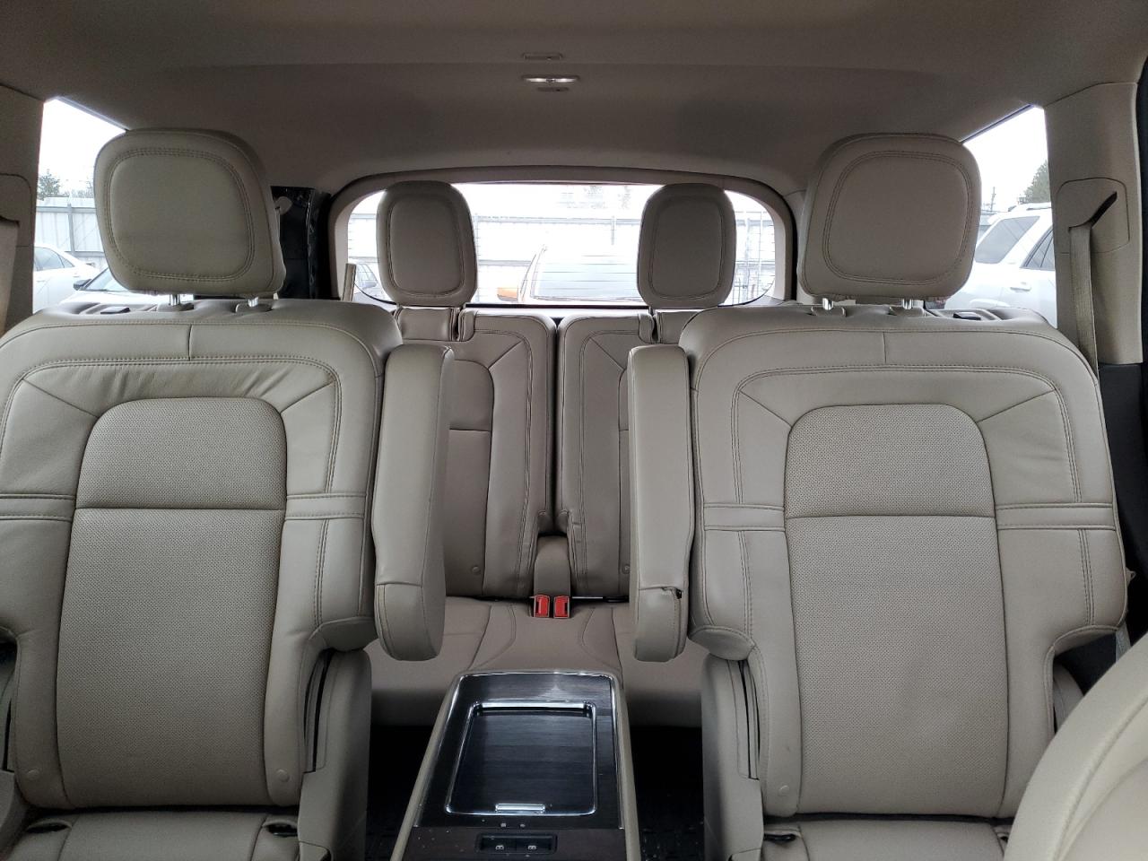 2021 Lincoln Aviator - Image 10