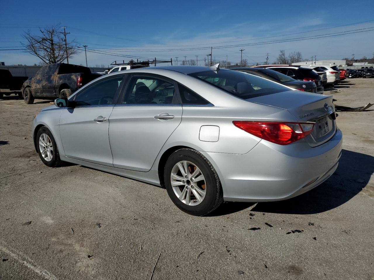 2011 Hyundai Sonata - Image 2