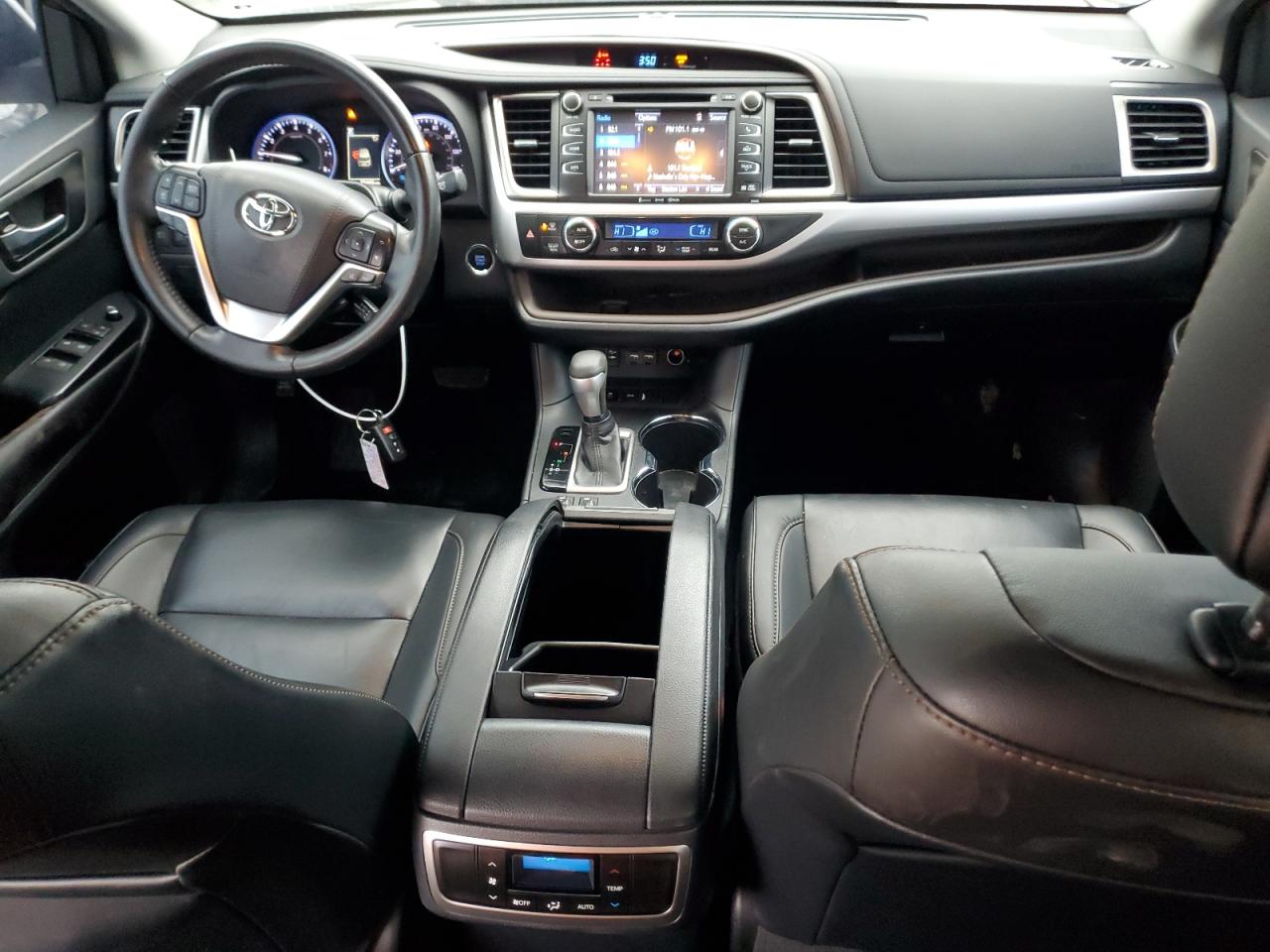 2019 Toyota Highlander - Image 8