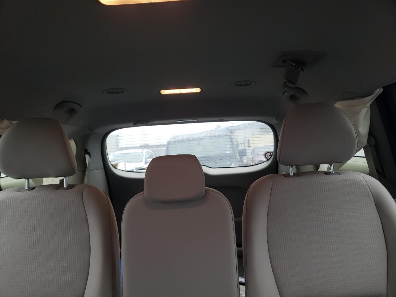 2021 Kia Sedona - Image 10