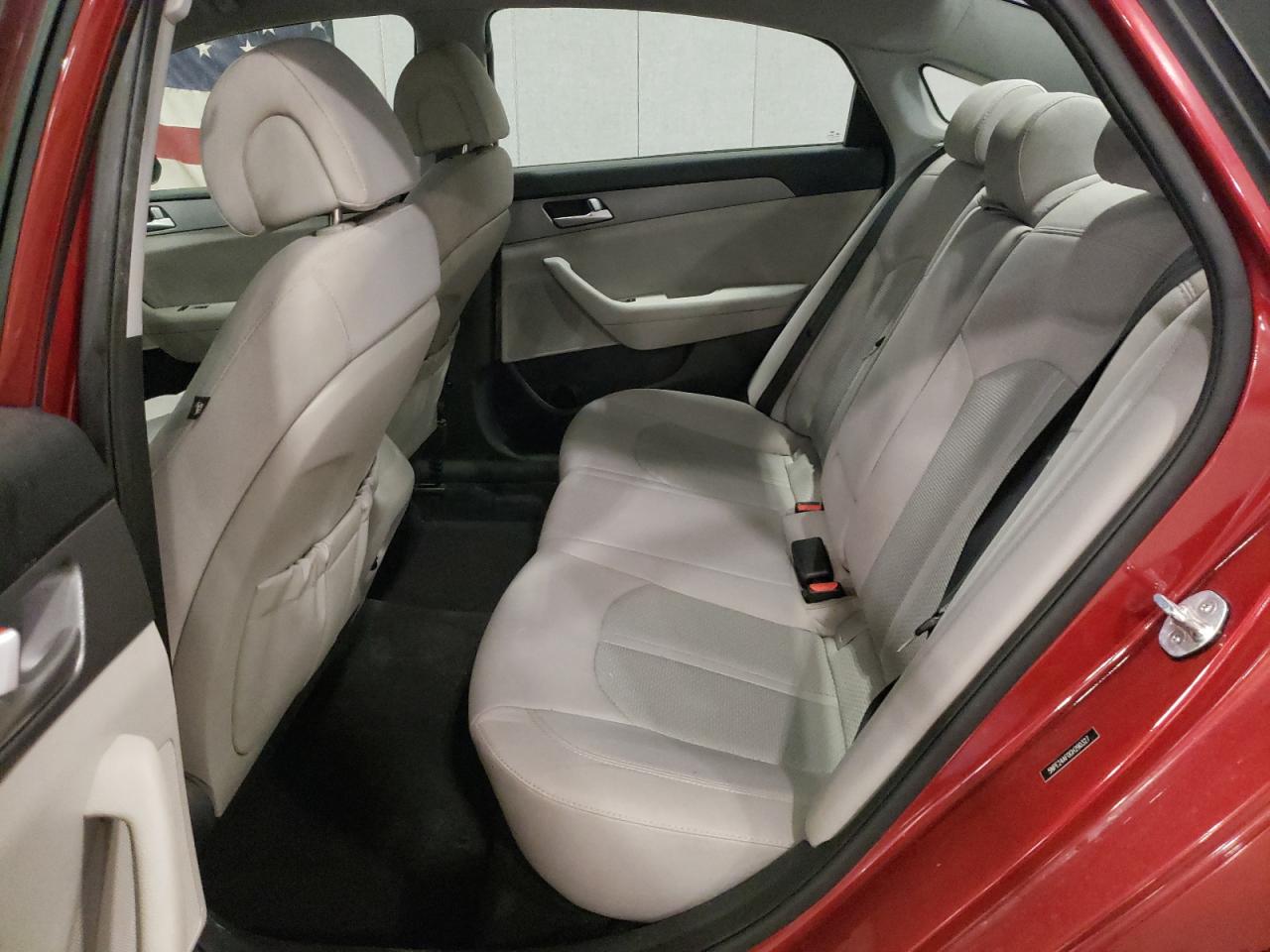2016 Hyundai Sonata - Image 10