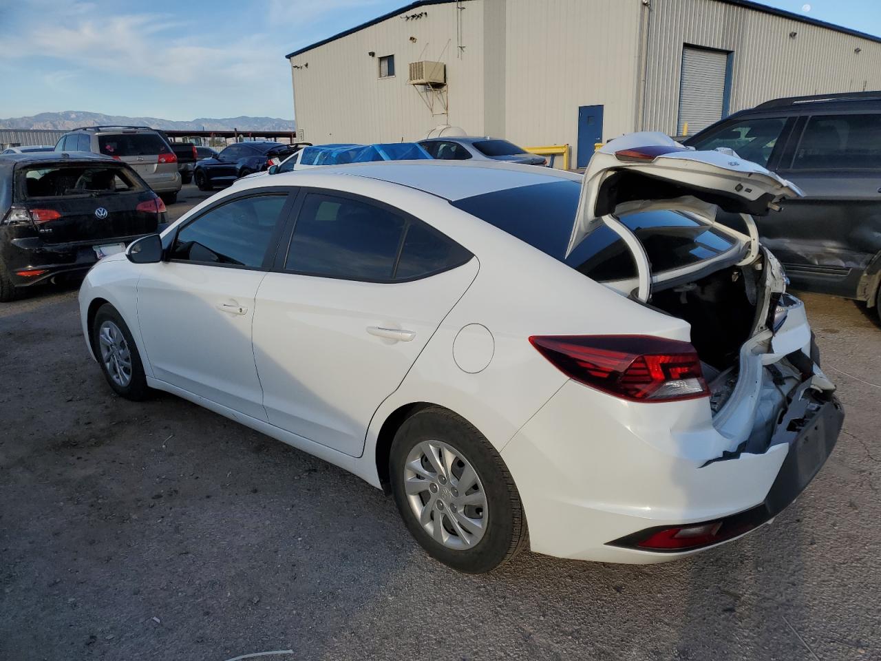 2020 Hyundai Elantra - Image 2