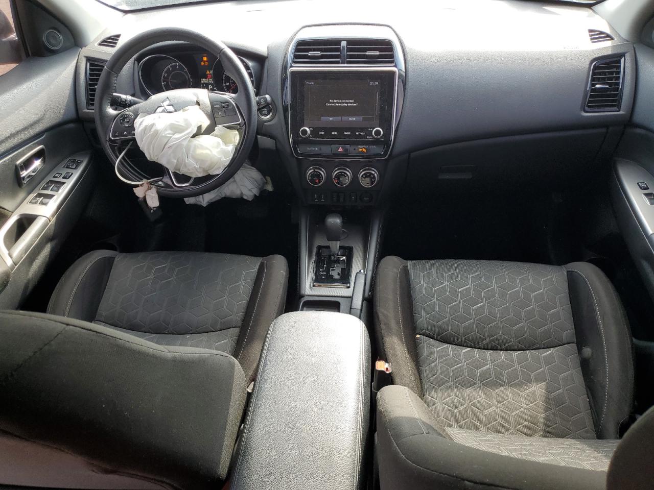 2021 Mitsubishi Outlander - Image 8