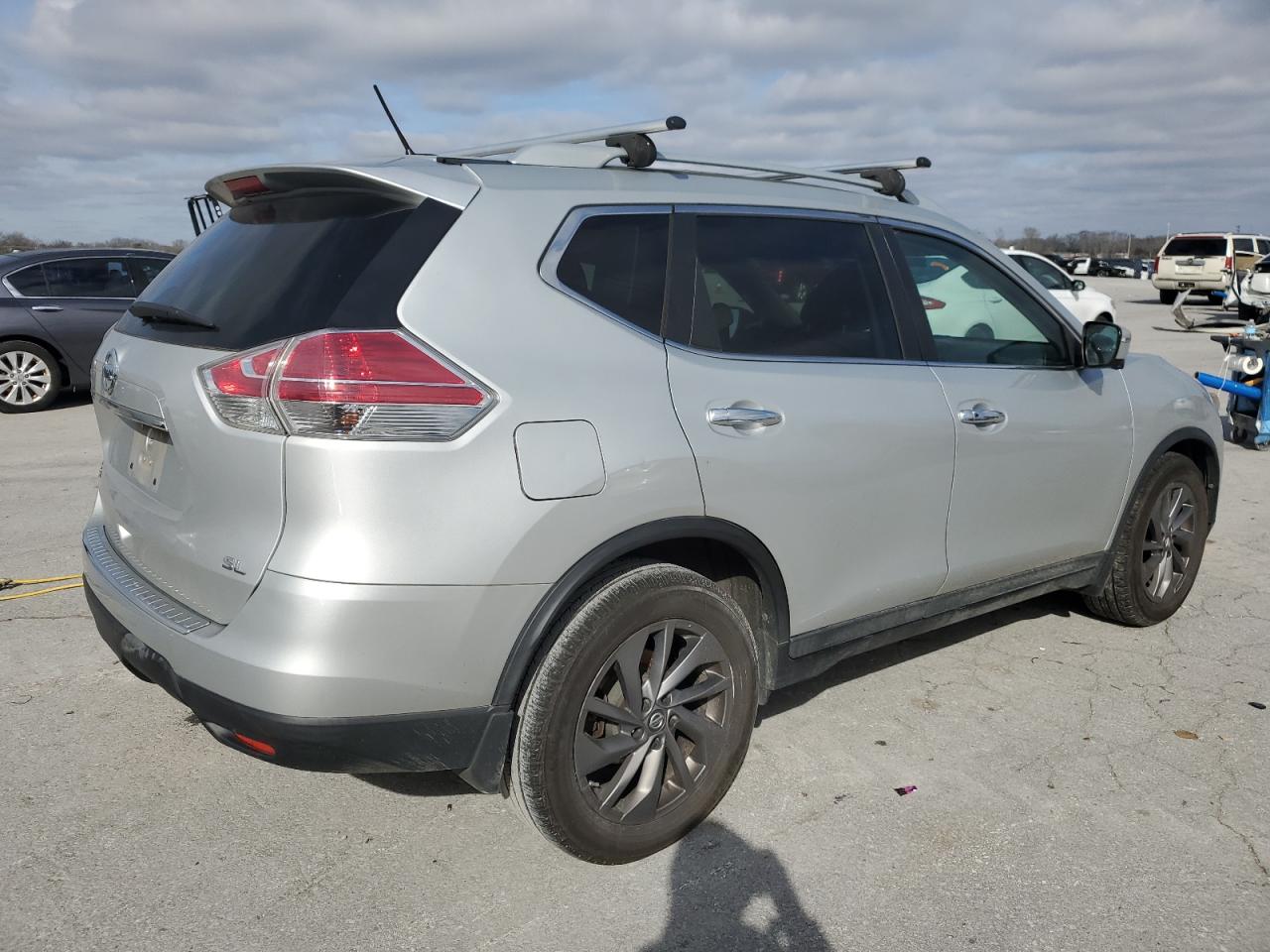 5N1AT2MT4GC756687 NISSAN ROGUE 2016